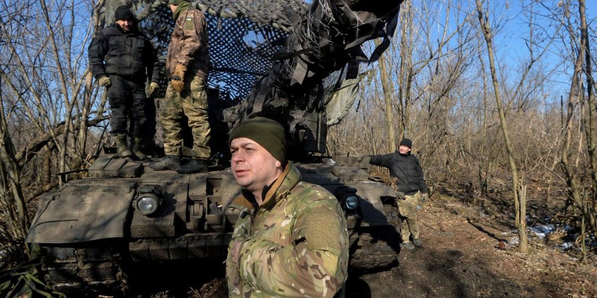 Tancuri Aliate, Tractoare pe Câmpul de Luptă din Ucraina