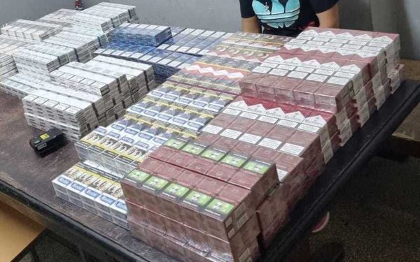 Țigarete de contrabandă, ascunse printre pește și încălțăminte în Buzău