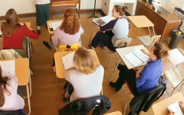 Elevii danezi, la oral cu AI: eseu în fața profesorului