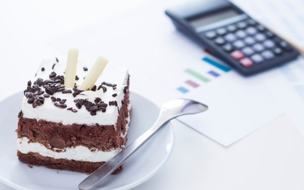 Prăjituri cu zahăr: TVA 11% sau 21%? Antreprenorii HoReCa iar în dilemă