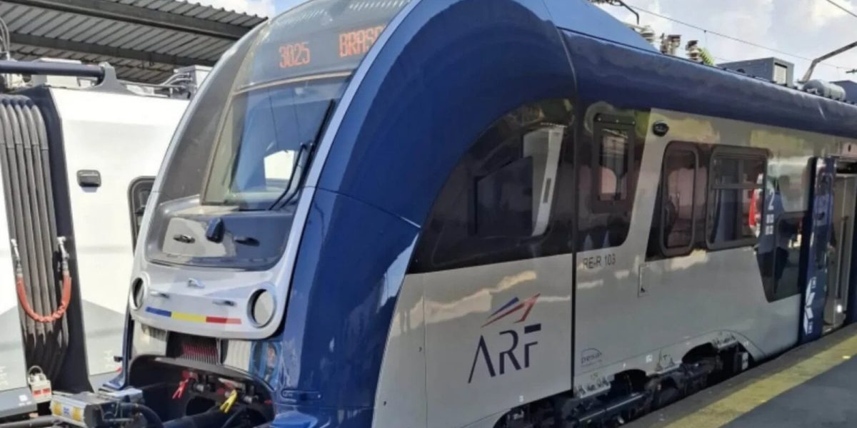 Trenul PESA: Prima cursă, căldură și întârzieri mari