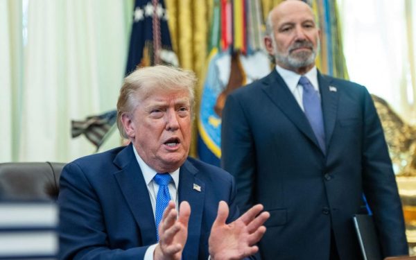 Trump cere despăgubiri Iranului pentru Strâmtoarea Ormuz