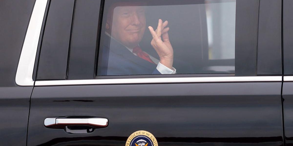 Trump, dat în judecată pentru abonament de lux la postările sale