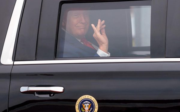 Trump, dat în judecată pentru abonament de lux la postările sale
