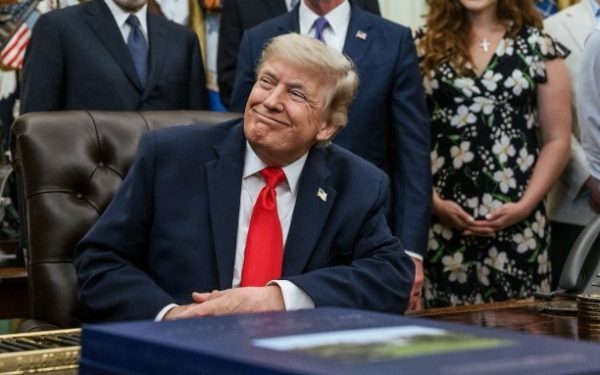Trump schimbă macazul: Iranul, în așteptare sub presiune economică