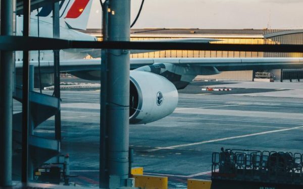 Franța prinde frauda socială: răspunderea sare peste compania aeriană