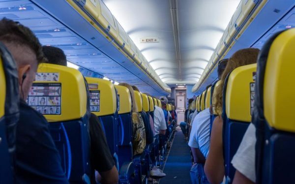 Aviație: Contracte grele ascund cine plătește impozite