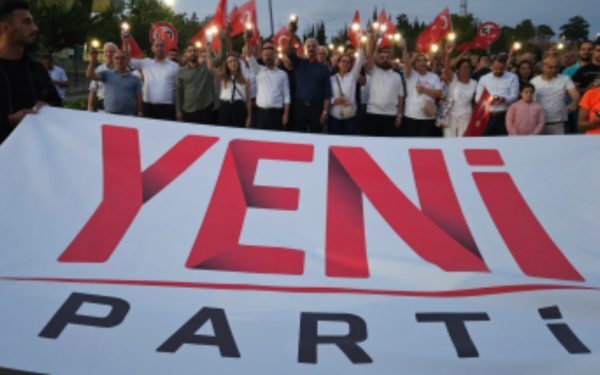Un nou senator părăsește CHP pentru Noul Partid