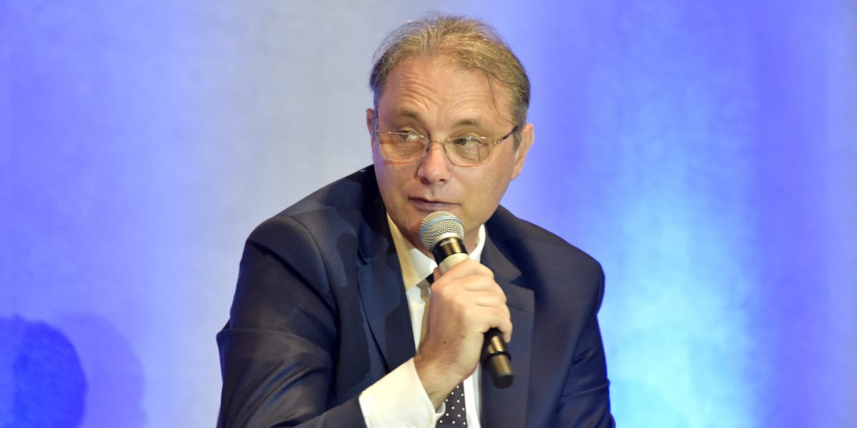 Presă, Paris, OCDE: 24 de ani de experiență internațională