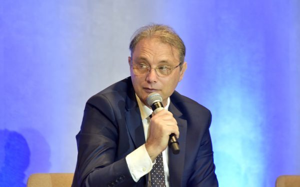Presă, Paris, OCDE: 24 de ani de experiență internațională