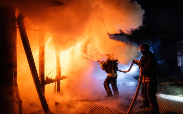 Kiev, sub asalt! Rusia atacă din nou, o femeie rănită