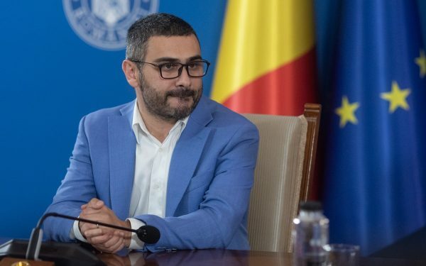 PNL cere explicații Ponta, Manole, Deliorga: Deplasare de lux la Mykonos