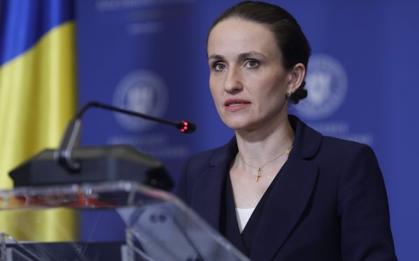 MAE rupe tăcerea în scandalul ambasadoarei SUA din Grecia