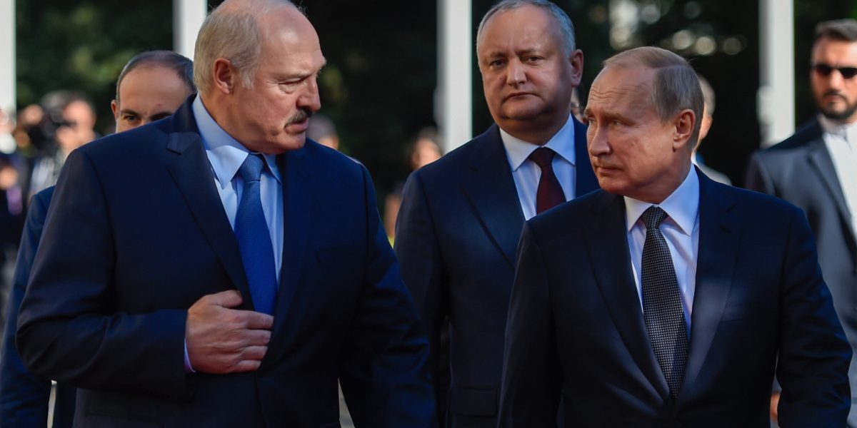 Lukașenko Îl Trădează Pe Putin