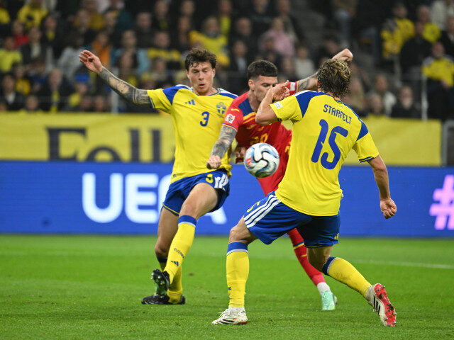 Suedia bate România. Debut amar pentru Hagi la Stockholm