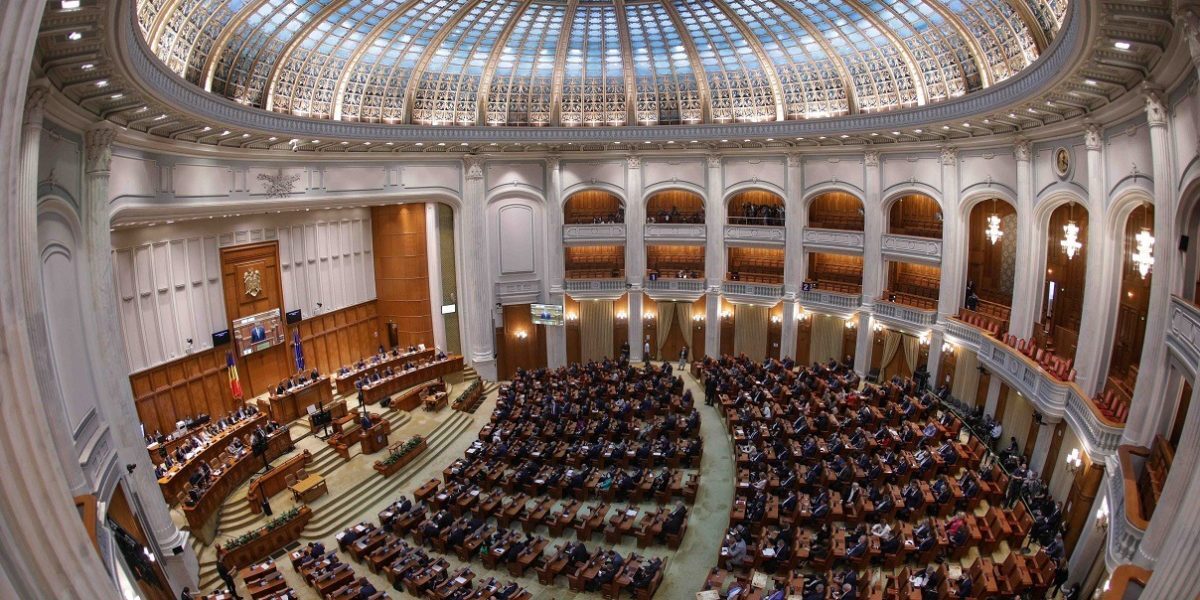 Dan cere Parlamentului trimiterea a 20 de militari la Comandamentul Ucraina