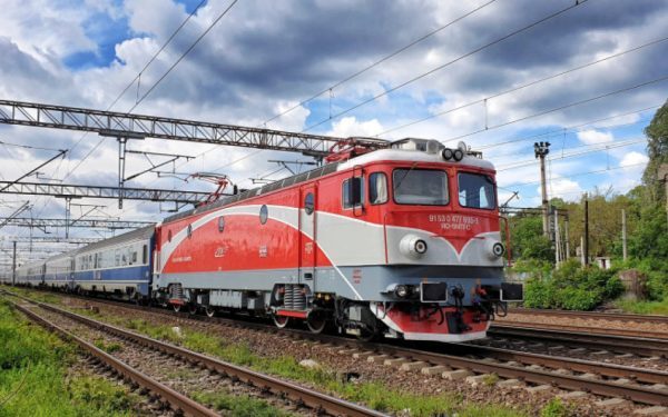 Incendii blochează trenurile: Trafic reluat la Buftea și Drăgănești Olt