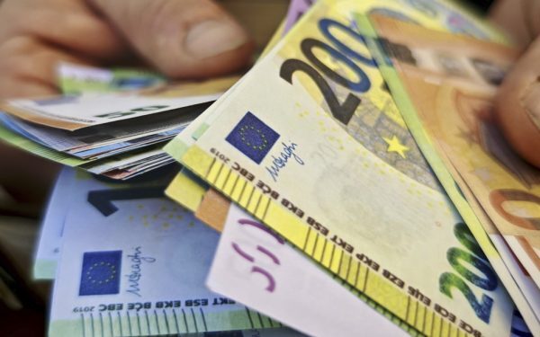 România: Rate mai mari la creditele în euro. Ce ne așteaptă