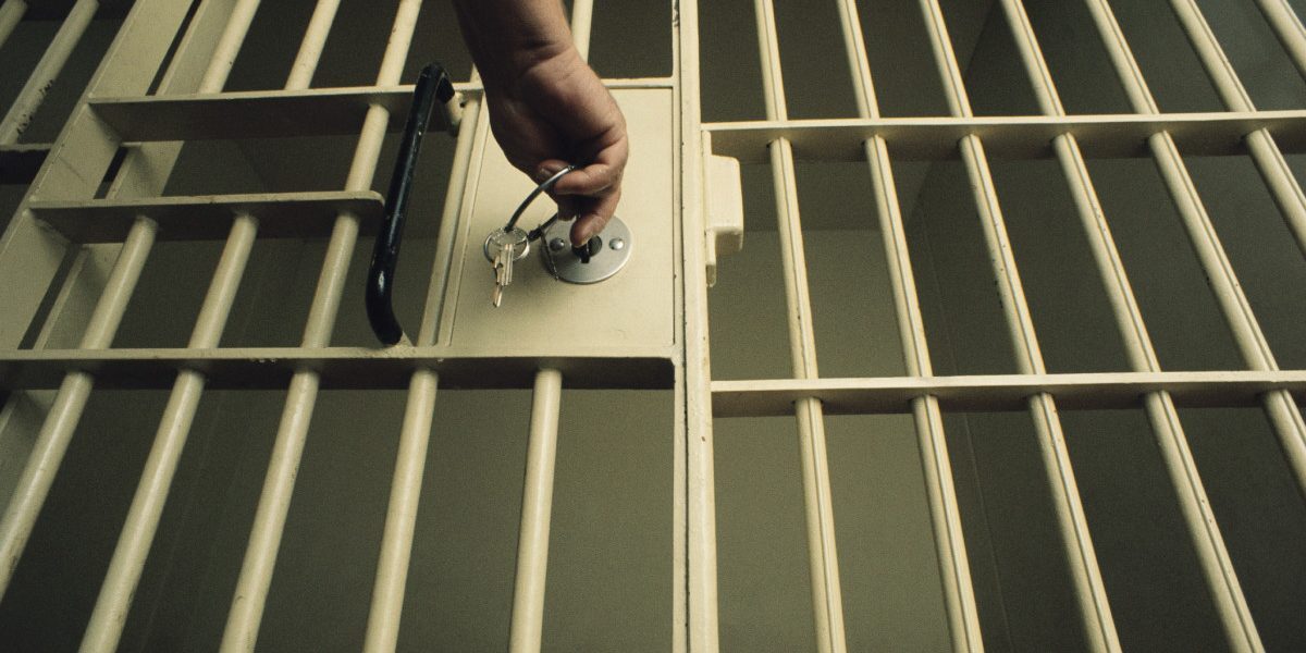 București: Inocent la pușcărie o lună din cauza poliției
