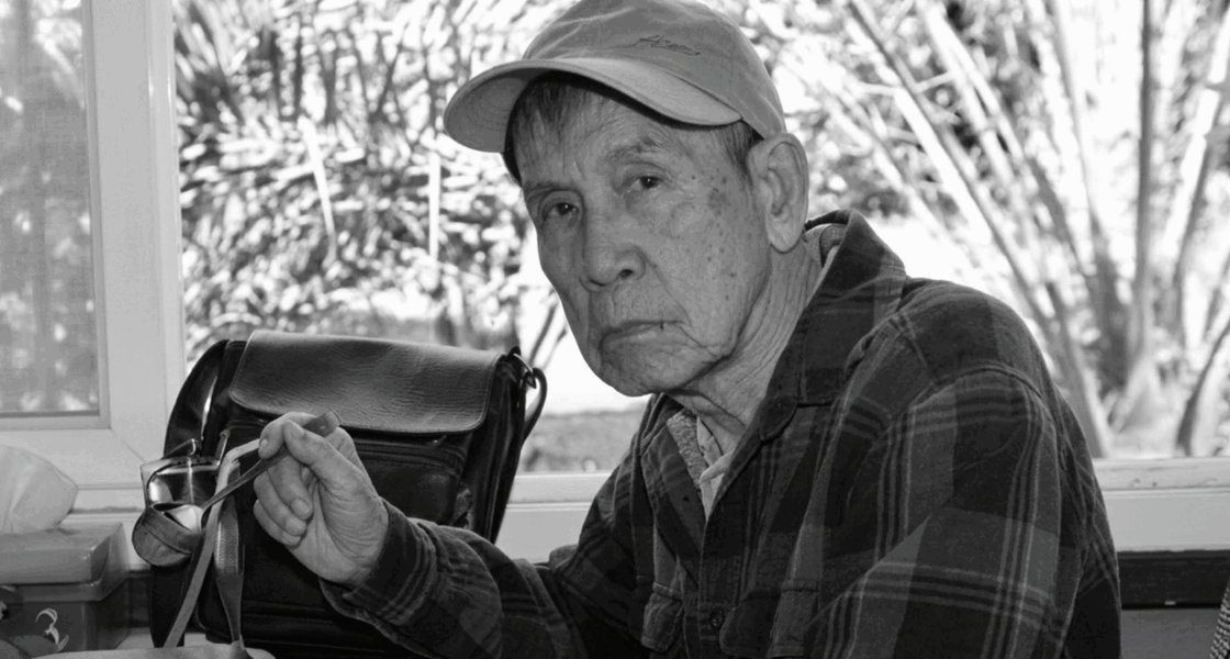 Adi la 93 de ani, legendarul pictor de afișe de film „Piak Poster”