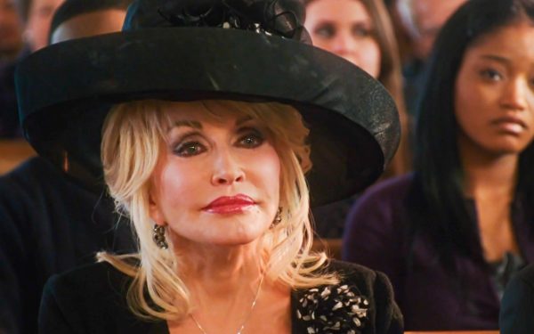 Doliu și haos: Moștenirea lui Dolly Parton, ținta unui atac dur