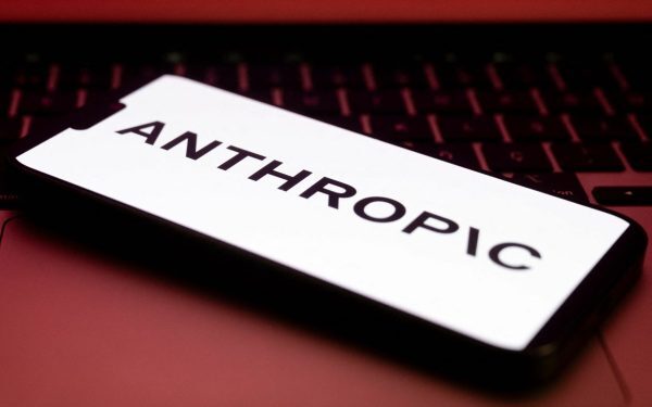 Hackerii folosesc AI: Atacuri din umbră, avertizează Anthropic
