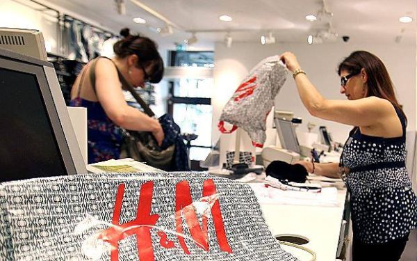 H&M dă semne de slăbiciune: închide dublu față de deschideri, ce se întâmplă în România