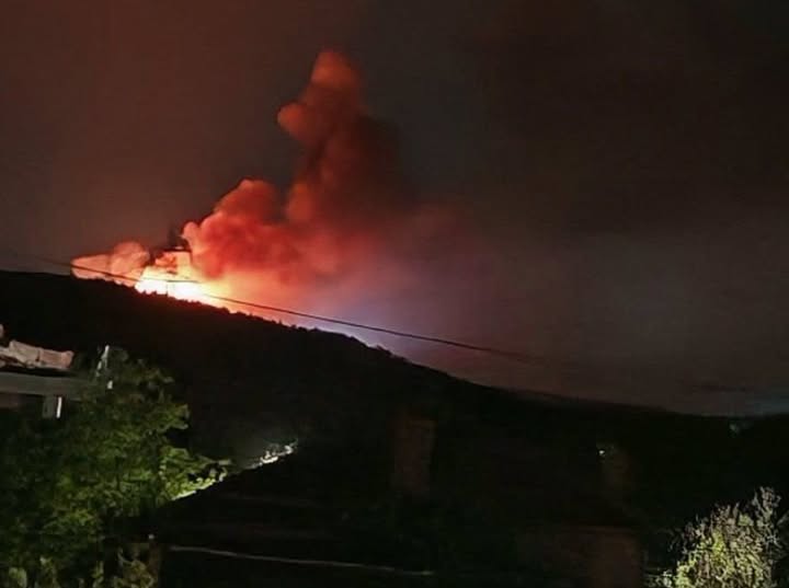 Incendiu la depozitele EMKO Bulgaria: Alertați localnicii