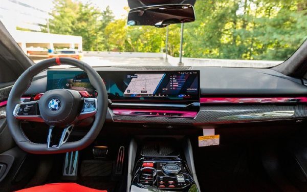 BMW M5 nou, cădere drastică: -16.000 euro după 300 km