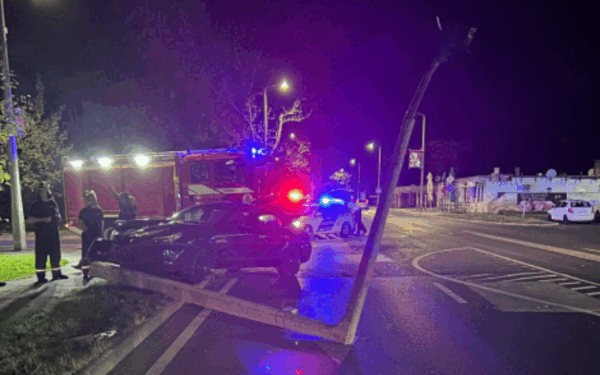 Mașină izbită de un stâlp în Nagykanizsa