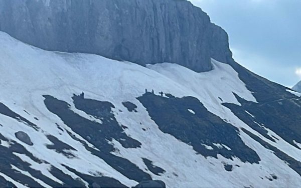 Ger și vânt puternic la munte, cod galben în 13 județe