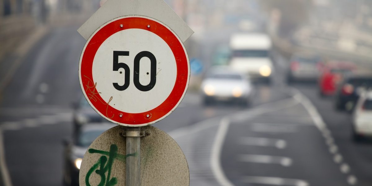 Intersecție: Viteza legală în 2026. Greșeală mortală