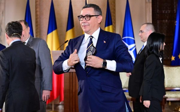 Ponta: Zbor spre Mykonos, „mă duc de o mie de ori”