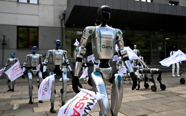 Roboți contra AI în Polonia: Ce revoltă a apărut?