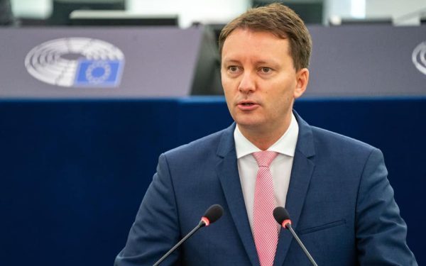 Mureșan rupe tăcerea: Am sprijinit Guvernul, nu am dispărut