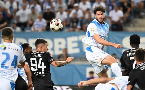 Universitatea Craiova zdrobește U Cluj 3-0: Oltenii în recital în repriza a doua