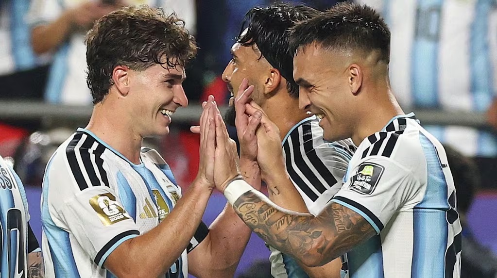 Argentina bate Bolivia 2-0, Messi se pregătește de plecare