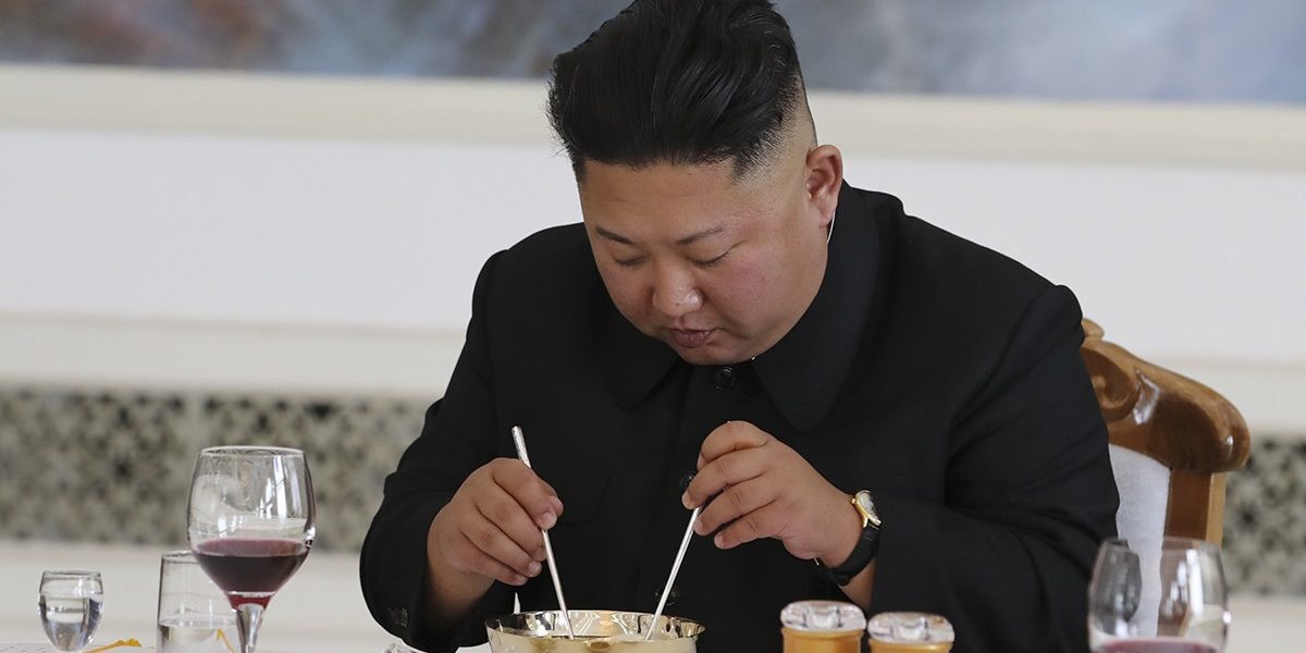 Kim Jong Un, pus în pericol de obezitatea extremă