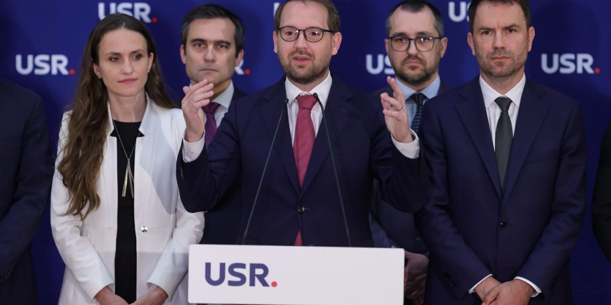 USR, reacție dură: Niculescu, paravan PSD la cutii de pantofi