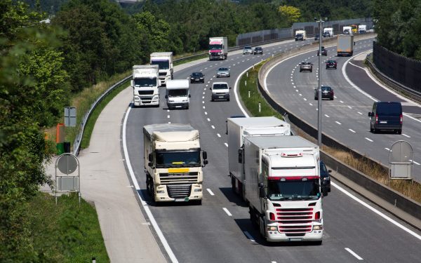 Taxare rutieră: CNAIR avertizează, transportatorii cer amânare