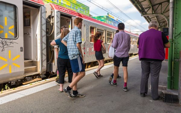 Tineri Români: Călătorii Gratis prin Europa. Totul Aici